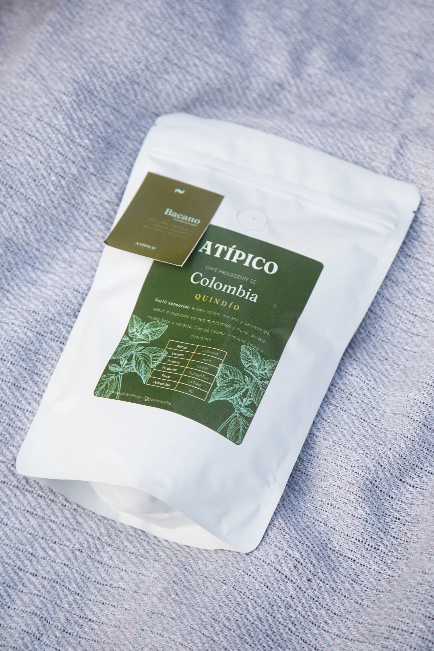 Café Bacano – Floral & Elegante